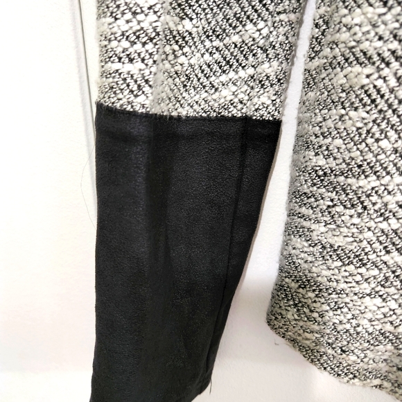 Original Canadian designer grey/white and black funnel neck sweater. - Picture 4 of 12